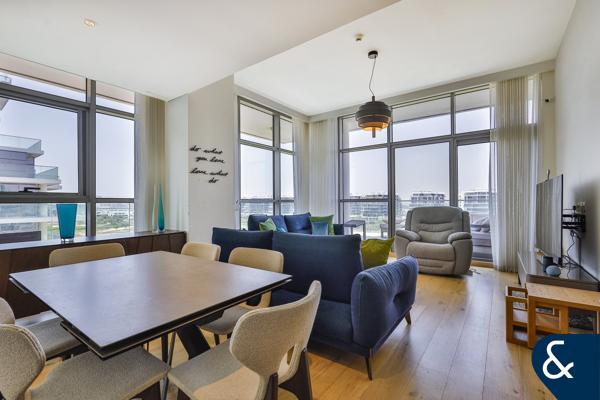 2 Bed | Fully Upgraded + Renovated | Vacant